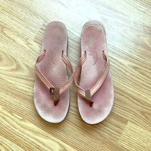 Size 8 women’s Rainbows